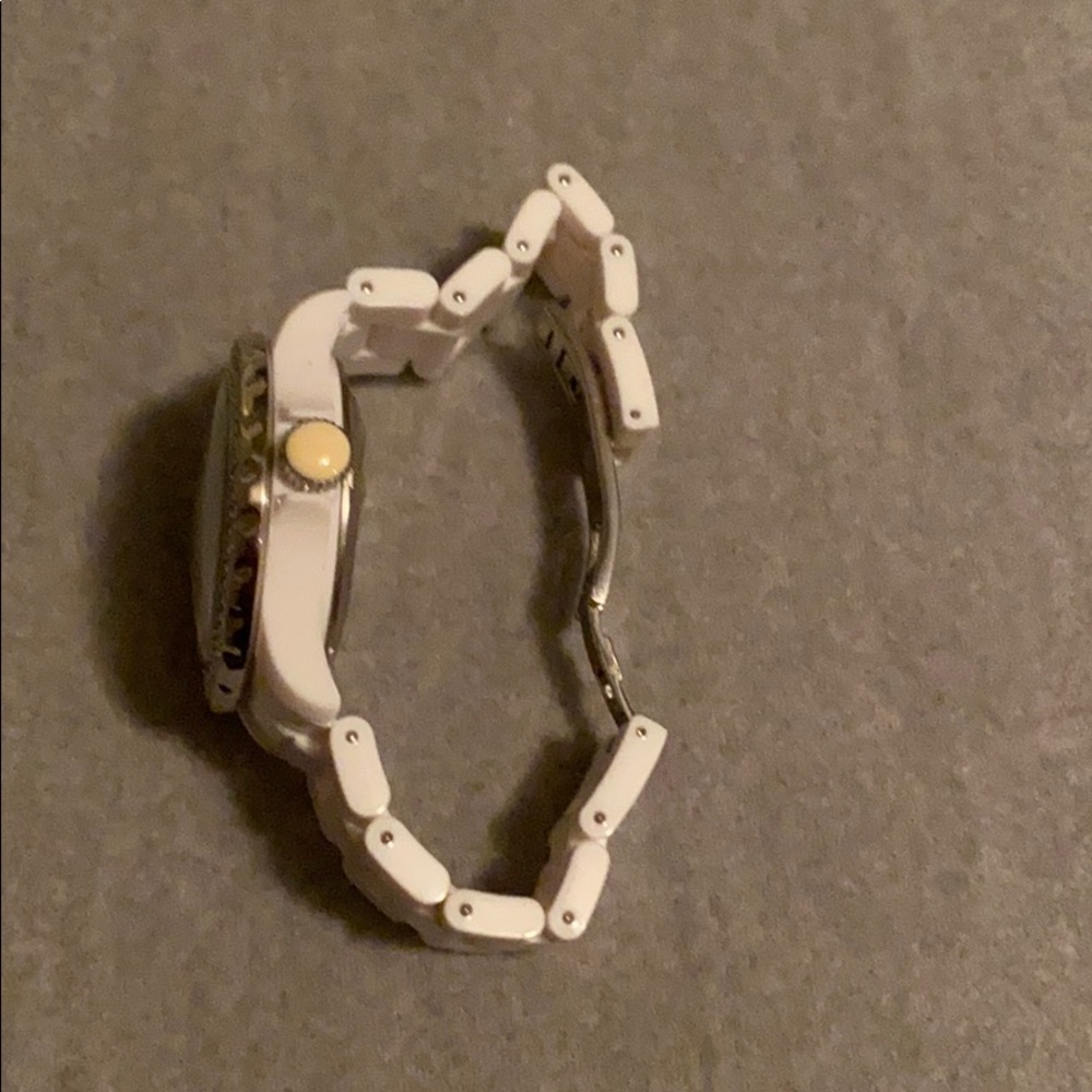 Watch - Picture 2 of 3